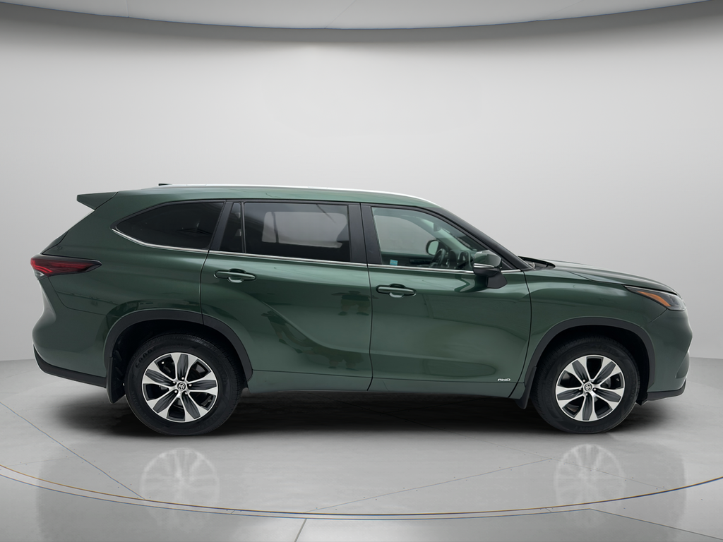 2024 Toyota Highlander Hybrid XLE