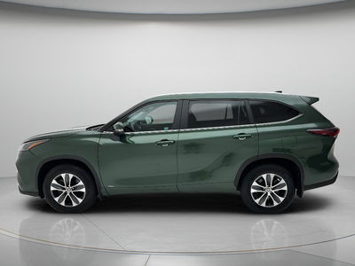 2024 Toyota Highlander Hybrid XLE