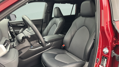 2025 Toyota Highlander Base
