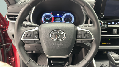 2025 Toyota Highlander Base