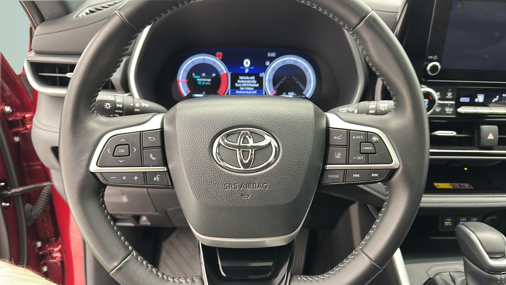 2025 Toyota Highlander Base