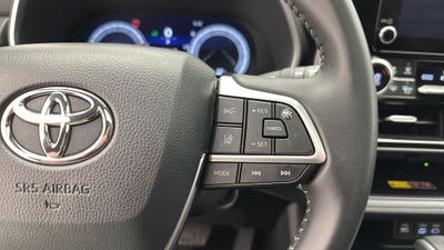 2025 Toyota Highlander Base