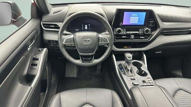2025 Toyota Highlander Base