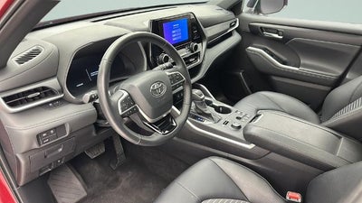 2025 Toyota Highlander Base