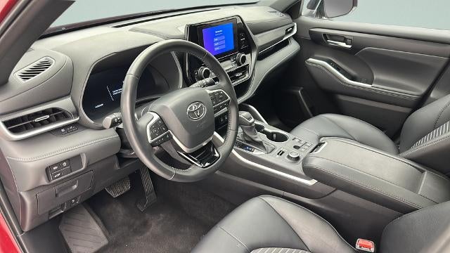 2025 Toyota Highlander Base