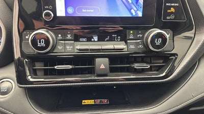2025 Toyota Highlander Base