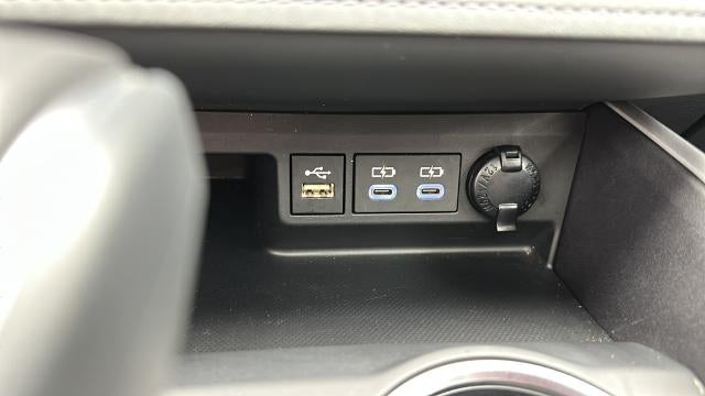 2025 Toyota Highlander Base