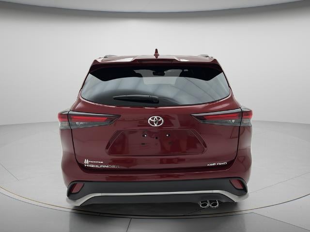 2025 Toyota Highlander Base