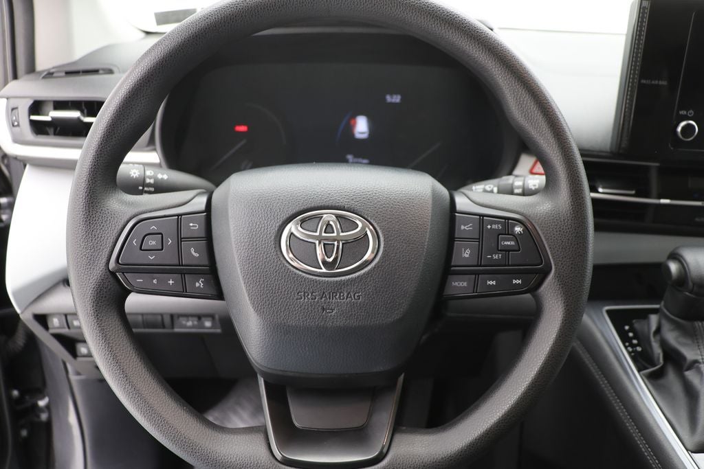 2025 Toyota Sienna LE 8 Passenger