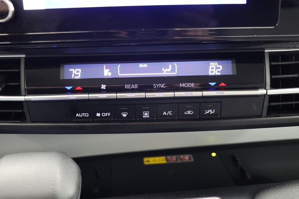 2025 Toyota Sienna LE 8 Passenger