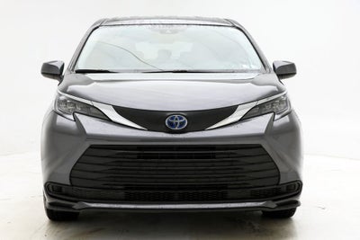 2025 Toyota Sienna LE 8 Passenger