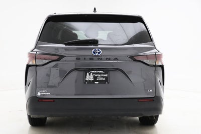 2025 Toyota Sienna LE 8 Passenger