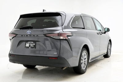 2025 Toyota Sienna LE 8 Passenger
