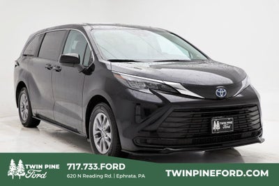 2024 Toyota Sienna LE 8 Passenger