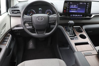 2024 Toyota Sienna LE 8 Passenger