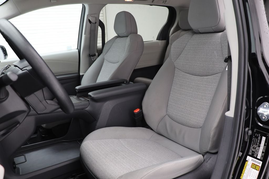 2024 Toyota Sienna LE 8 Passenger