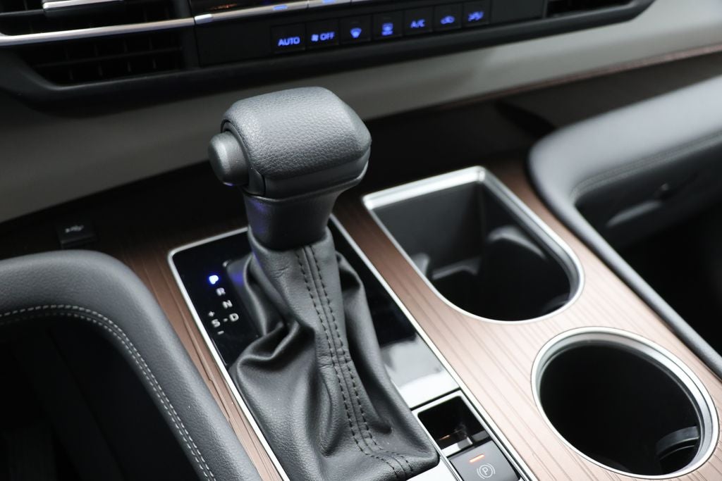 2024 Toyota Sienna LE 8 Passenger