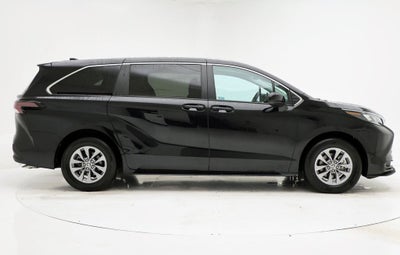 2024 Toyota Sienna LE 8 Passenger