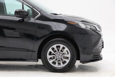 2024 Toyota Sienna LE 8 Passenger