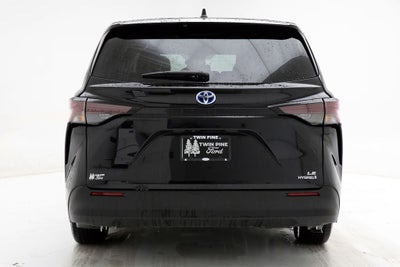 2024 Toyota Sienna LE 8 Passenger