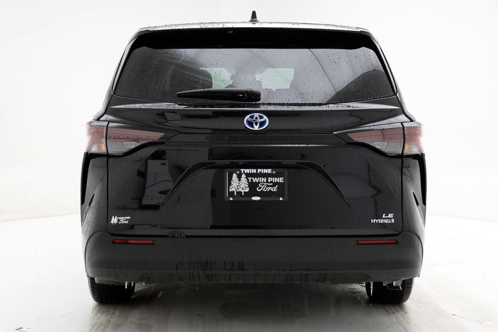 2024 Toyota Sienna LE 8 Passenger