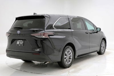 2024 Toyota Sienna LE 8 Passenger