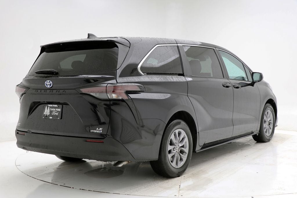 2024 Toyota Sienna LE 8 Passenger