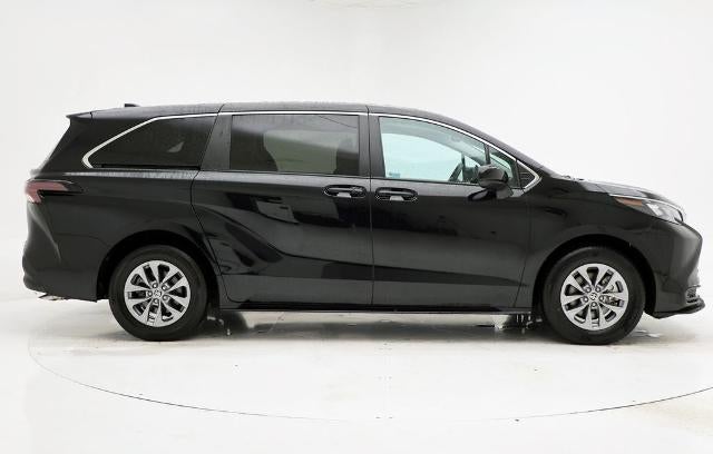 2024 Toyota Sienna LE 8 Passenger