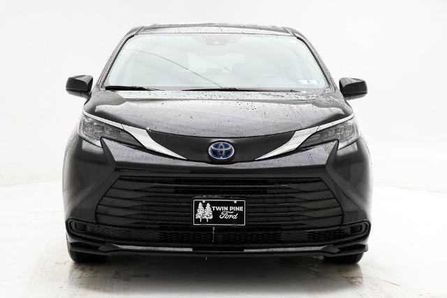 2024 Toyota Sienna LE 8 Passenger