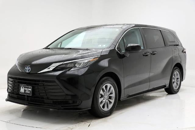 2024 Toyota Sienna LE 8 Passenger