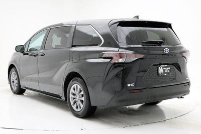 2024 Toyota Sienna LE 8 Passenger