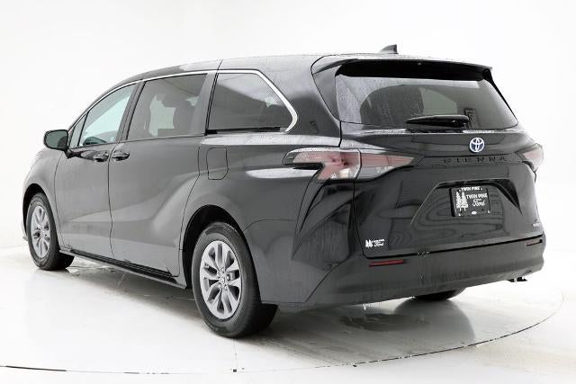 2024 Toyota Sienna LE 8 Passenger