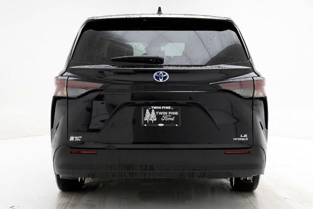 2024 Toyota Sienna LE 8 Passenger