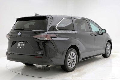 2024 Toyota Sienna LE 8 Passenger