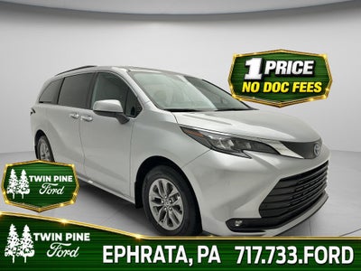 2025 Toyota Sienna XLE 8 Passenger