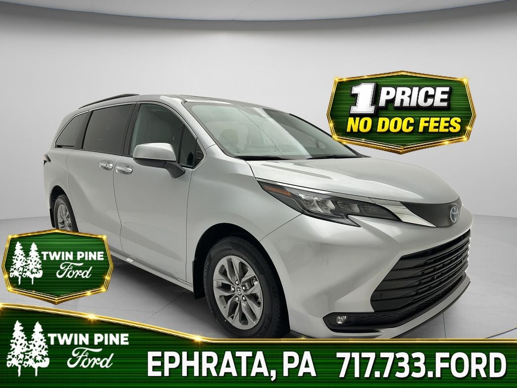2025 Toyota Sienna XLE 8 Passenger