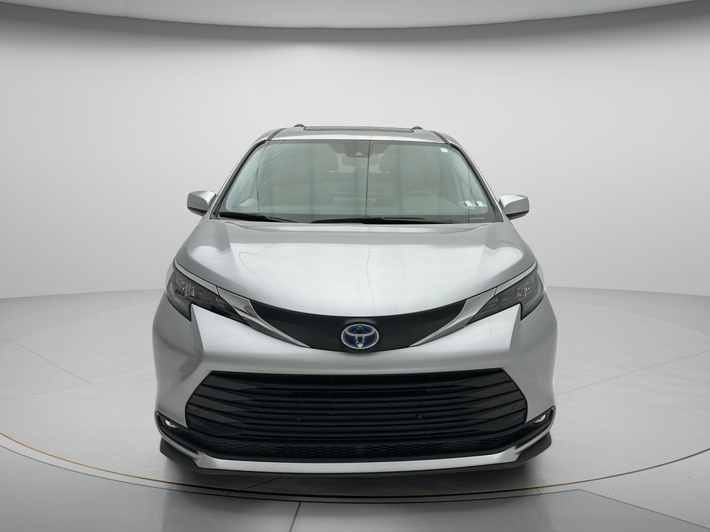 2025 Toyota Sienna XLE 8 Passenger