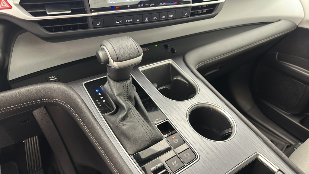 2025 Toyota Sienna XLE 8 Passenger