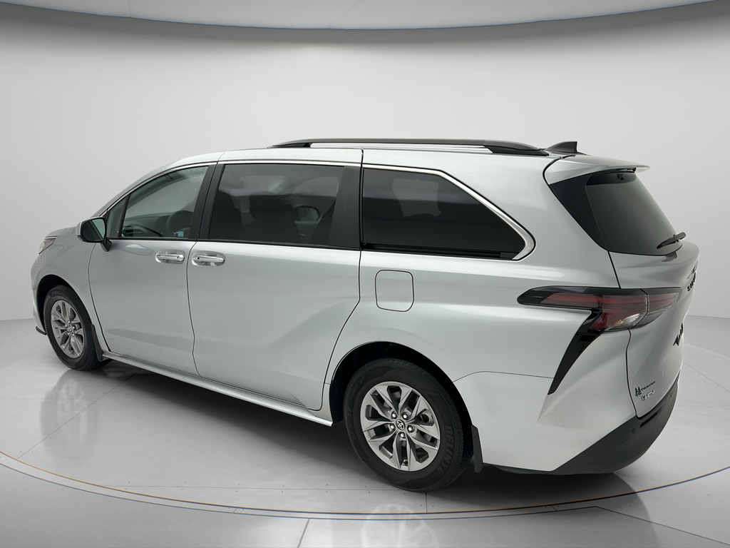 2025 Toyota Sienna XLE 8 Passenger