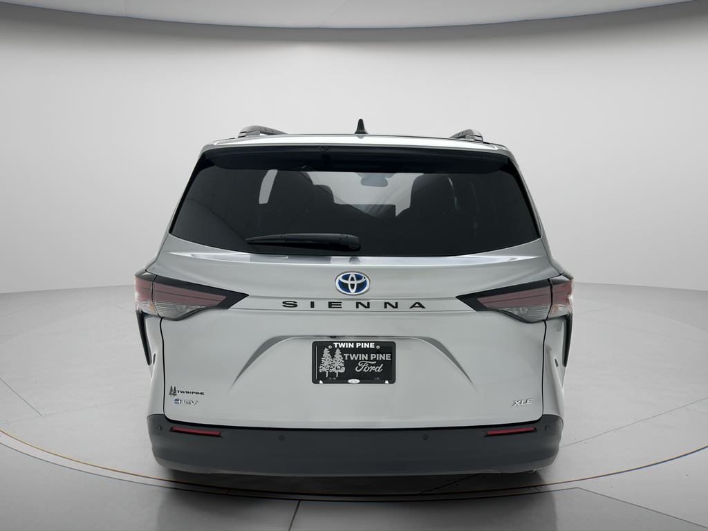 2025 Toyota Sienna XLE 8 Passenger