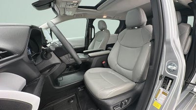 2025 Toyota Sienna XLE 8 Passenger