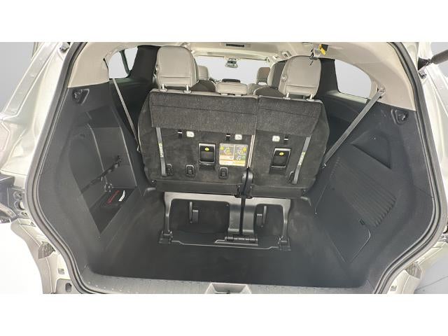 2025 Toyota Sienna XLE 8 Passenger