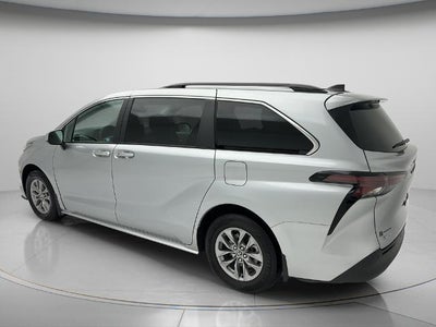 2025 Toyota Sienna XLE 8 Passenger