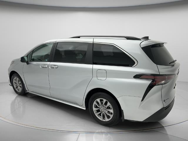 2025 Toyota Sienna XLE 8 Passenger