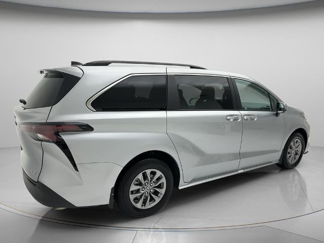 2025 Toyota Sienna XLE 8 Passenger