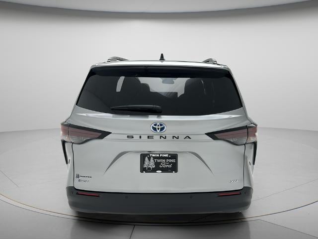 2025 Toyota Sienna XLE 8 Passenger