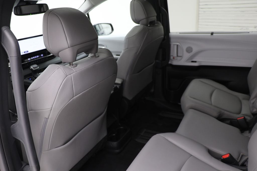 2025 Toyota Sienna XLE 8 Passenger