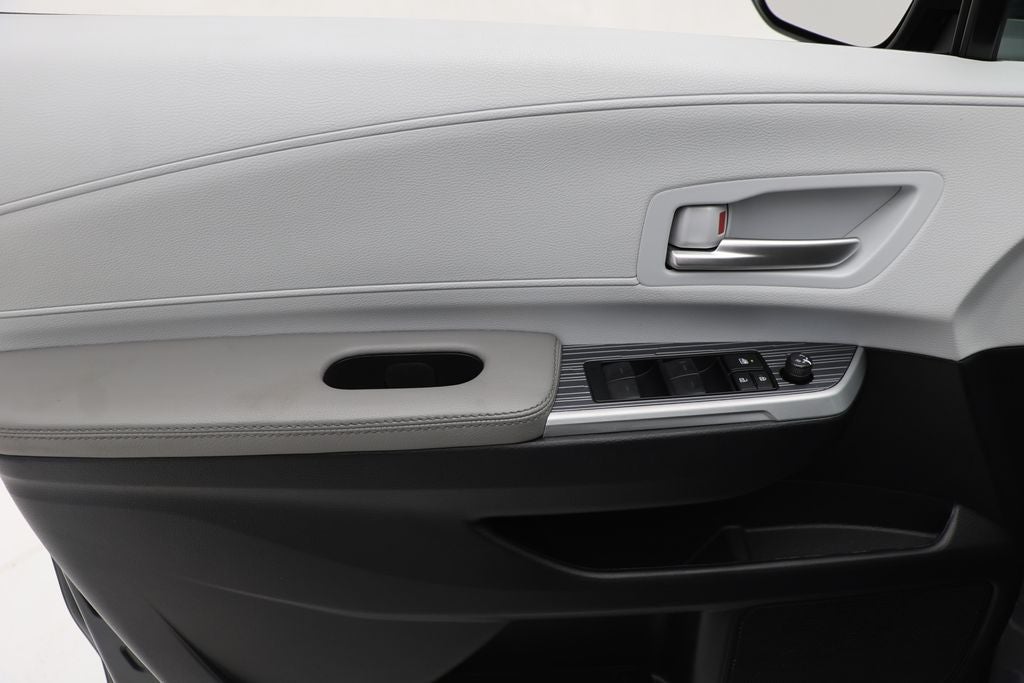 2025 Toyota Sienna XLE 8 Passenger