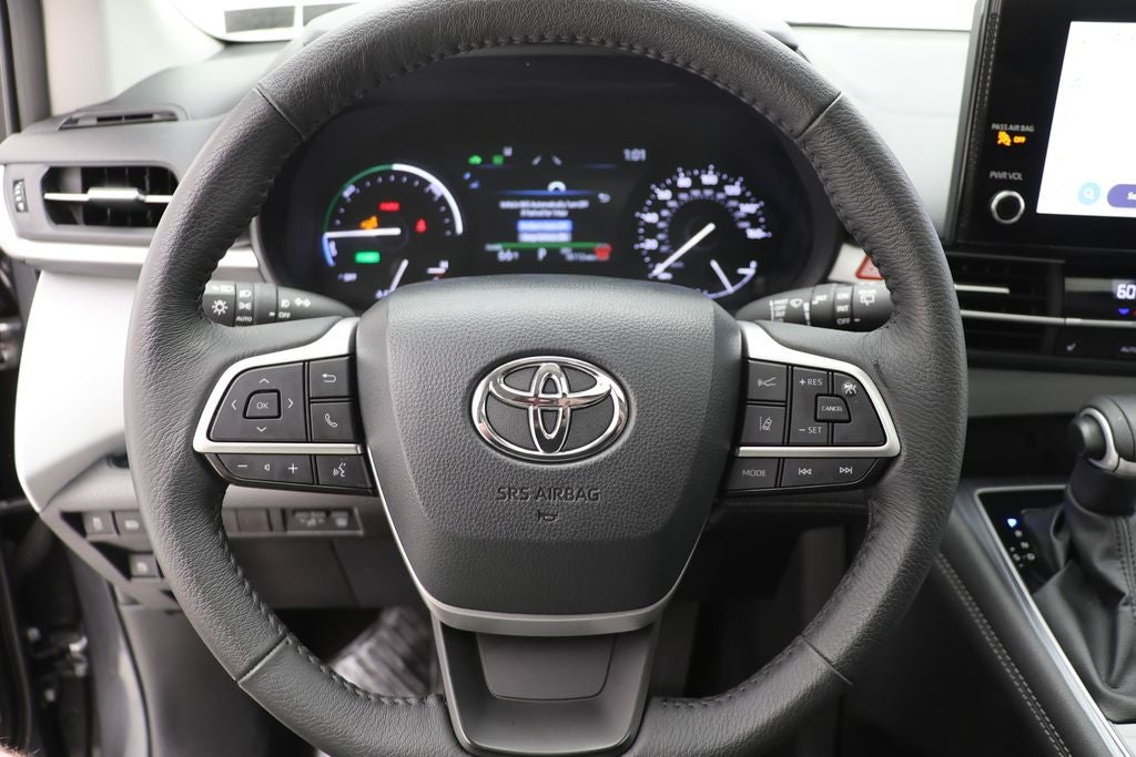 2025 Toyota Sienna XLE 8 Passenger