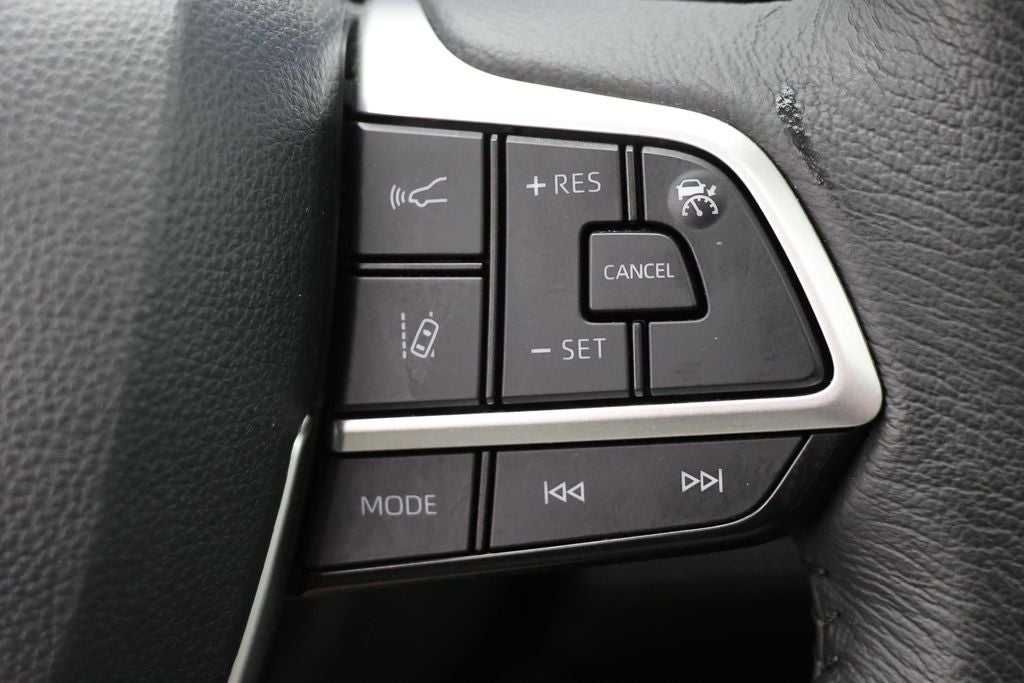 2025 Toyota Sienna XLE 8 Passenger